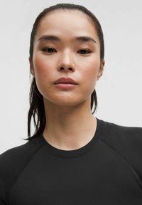 lululemon SWIFTLY TECH CROPPED SHORT SLEEVE 2.0 - Camiseta básica - black black