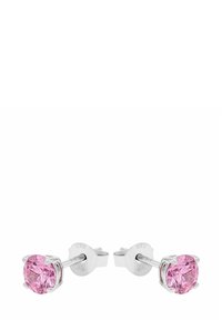 Pendientes de clip con gemas rosas y engaste metálico de plata, con una piedra tallada en forma redonda en un engaste de cuatro puntas. Diseño simple y elegante.