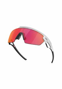 Gafas de sol deportivas con marco blanco, grandes lentes espejados rosas y patillas texturizadas negras. Presenta aberturas de ventilación en la parte superior.