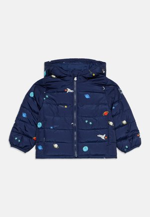 Veste matelassée bleu marine pour enfants avec imprimé sur le thème de l’espace comprenant des planètes, des étoiles et des fusées, avec fermeture éclair à l’avant et capuche.