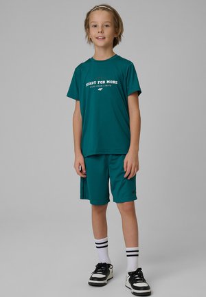 4F, - Krótkie spodenki sportowe