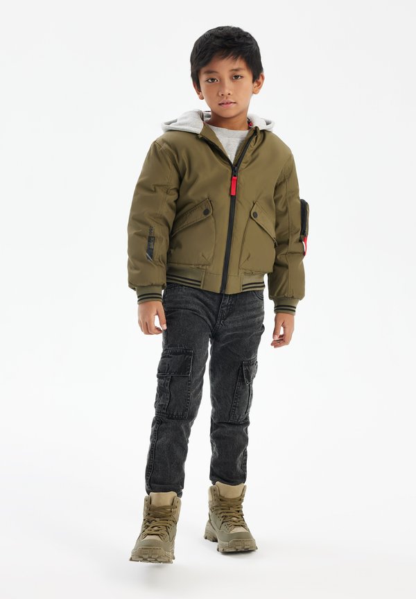 BOMBER JACKET WITH HOOD - Übergangsjacke