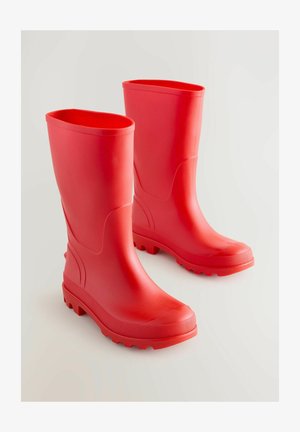 Røde gummistøvler med en glat overflade, høj skafter, rund tå og struktureret ydersål for godt greb. Velegnet til våde forhold.