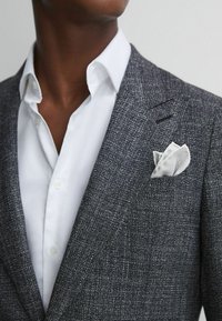 Reiss CEREMONY PLAIN - Pocket square - silver