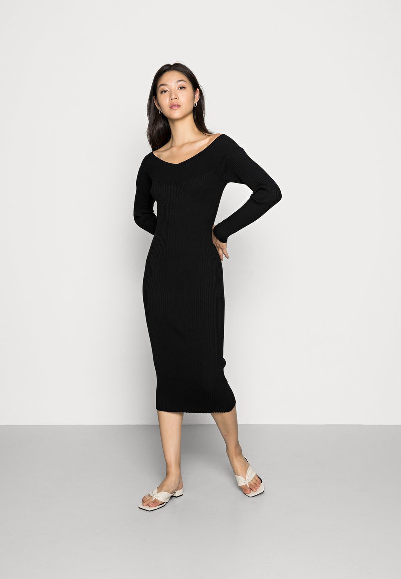 Vero Moda VMWILLOW OFF SHOULDER DRESS Gebreide Jurk Black zwart  vero-moda-vmwillow-off-shoulder-dress-gebreide-jurk-black-zwart