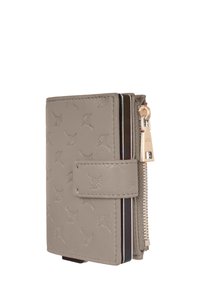 Kompaktní šedá peněženka z texturované kůže, s oddílem na zip, zapínáním na patent a raženým motivem.