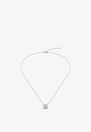 Collana delicata con catena in argento e piccolo pendente a forma di fiore composto da cinque pietre preziose tonde e trasparenti.