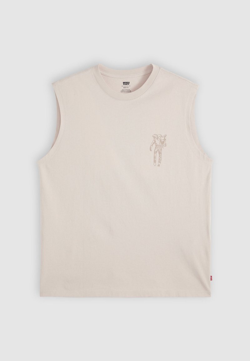 T-shirt beige senza maniche con collo a giro, con una piccola e discreta grafica di una persona sul petto sinistro e un'etichetta Levi's sulla cucitura laterale.
