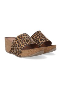 Sandály na podpatku s leopardím vzorem, otevřenou špičkou a korkovou podrážkou. Měkký materiál na svršku a texturovaná podešev pro lepší grip.
