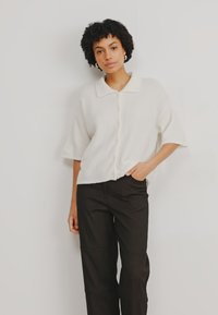 Gestuz ALPHAGZ TEE CARDIGAN - Paprasti marškinėliai - ivory