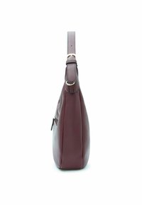 Bordeauxfarbene Leder-Schultertasche mit strukturierter Oberfläche, verstellbarem Tragegurt und einem Reißverschlusstaschen. Schlanke Silhouette und abgerundeter Boden.