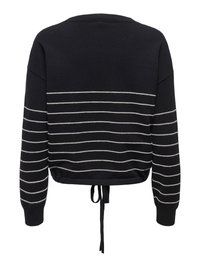 Pull noir à manches longues avec des rayures blanches horizontales sur les manches et le dos, doté d'un cordon de serrage à l'ourlet inférieur.