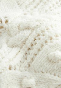Next Sweter