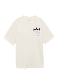 T-shirt in cotone color crema con maniche corte, caratterizzato da testo blu navy "M.V.P." e elementi di design in corsivo sulla parte superiore sinistra.