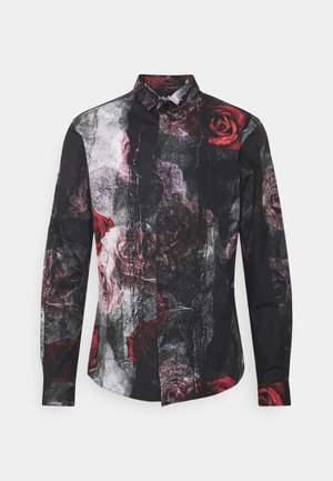 Koszula z długim rękawem wykonana z tkaniny w czarnym kolorze z dużym czerwono-szarym wzorem róży, z kołnierzykiem na guziki i listwą z guzikami z przodu.