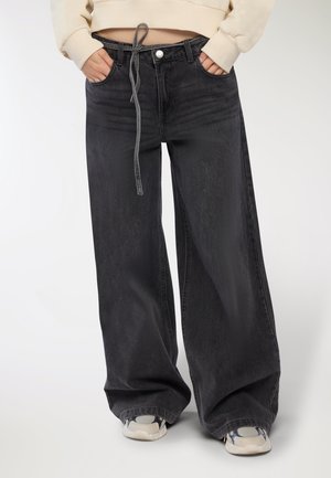 CON CINTURA - Wide Leg - nero denim