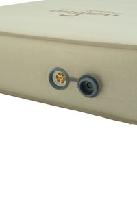 Opblaasbaar luchtbed in lichtbeige, met een subtiel geometrisch patroon, en twee luchtventielen: een ronde grijze en een tweede oranje.