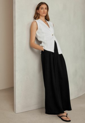 Next, REGULAR FIT - V-NECK LIGHTWEIGHT DENIM WAISTCOAT - Waistcoat - ecru