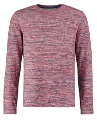 Pull tricoté à manches longues avec un motif mélange de rouge et de bleu marine, doté d'un col rond et d'une finition texturée. Aucune autre détail présent.