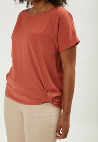 Maison Form'elle KNOP HEM  - Camicetta - canyon
