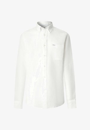 Camisa blanca de manga larga con botones, cuello abotonado y bolsillo en el pecho con una pequeña etiqueta de logo en el lado derecho.