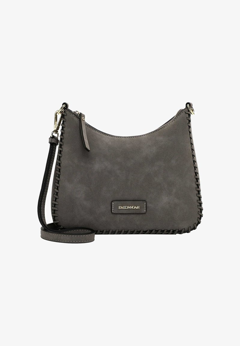 Grau synthetische Umhängetasche mit einer geschwungenen Form, genähten Details entlang der Kanten und einer goldenen Logo-Plakette. Verfügt über einen abnehmbaren Tragegurt.