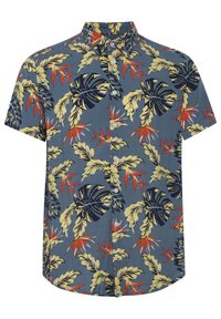 Korte mouwen shirt in blauw met een tropisch bladvormig patroon in groen, geel en rood. Heeft een knoopsluiting aan de voorkant en een puntige kraag.