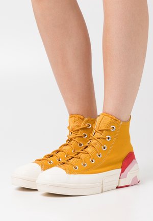 Converse, Baskets montantes - yellow