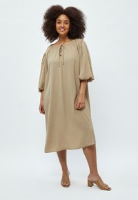 PEPPERCORN Dnevna haljina - ermine brown