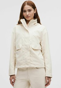 Unselected, light ivory