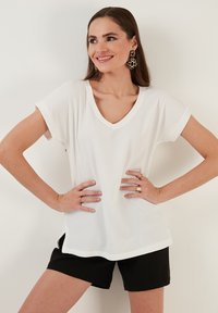 REGULAR FIT - T-shirt basic - ecru