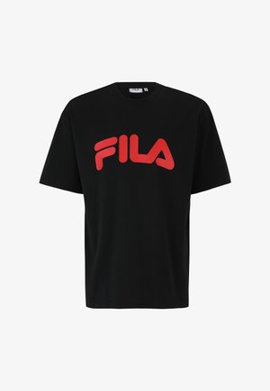 T-shirt nera a maniche corte in cotone con un prominente logo rosso "FILA" sul petto. Design semplice con una vestibilità classica.