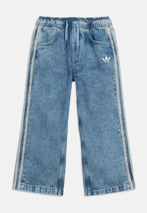 adidas Originals, FIREBIRD KIDS UNISEX - Laza szabású farmerek - worn blue denim