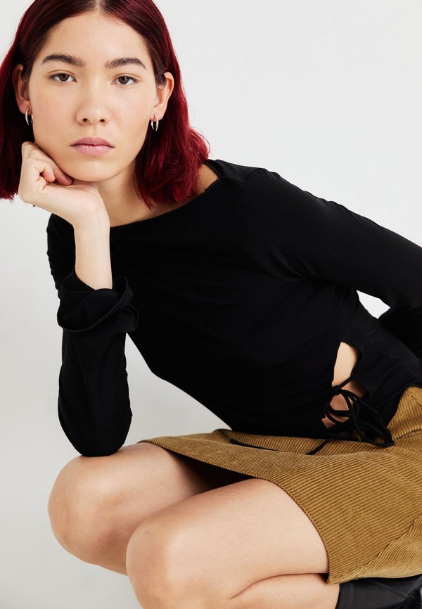 TAYLA SIDE TIE - Long sleeved top3