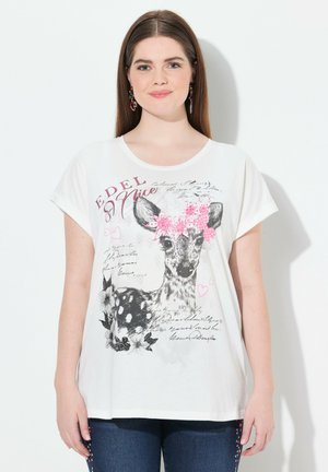 Weißes Kurzarm-T-Shirt mit einem Grafik-Design eines Hirsches, umgeben von Blumen und Text. Aus weichem Stoff, lässiger Schnitt und Rundhalsausschnitt.