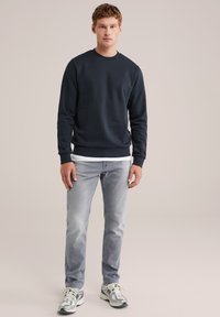 WE Fashion BLUE RIDGE - Straight leg jeans - light grey
