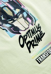 Thumbnail Image 3