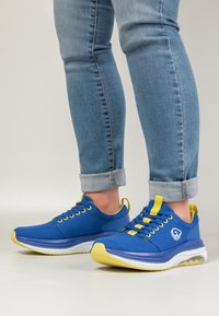 Giesswein CURVE MAX UNISEX błękit królewski