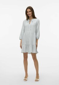 Vero Moda VMNANNA - Dnevna haljina - gray mist