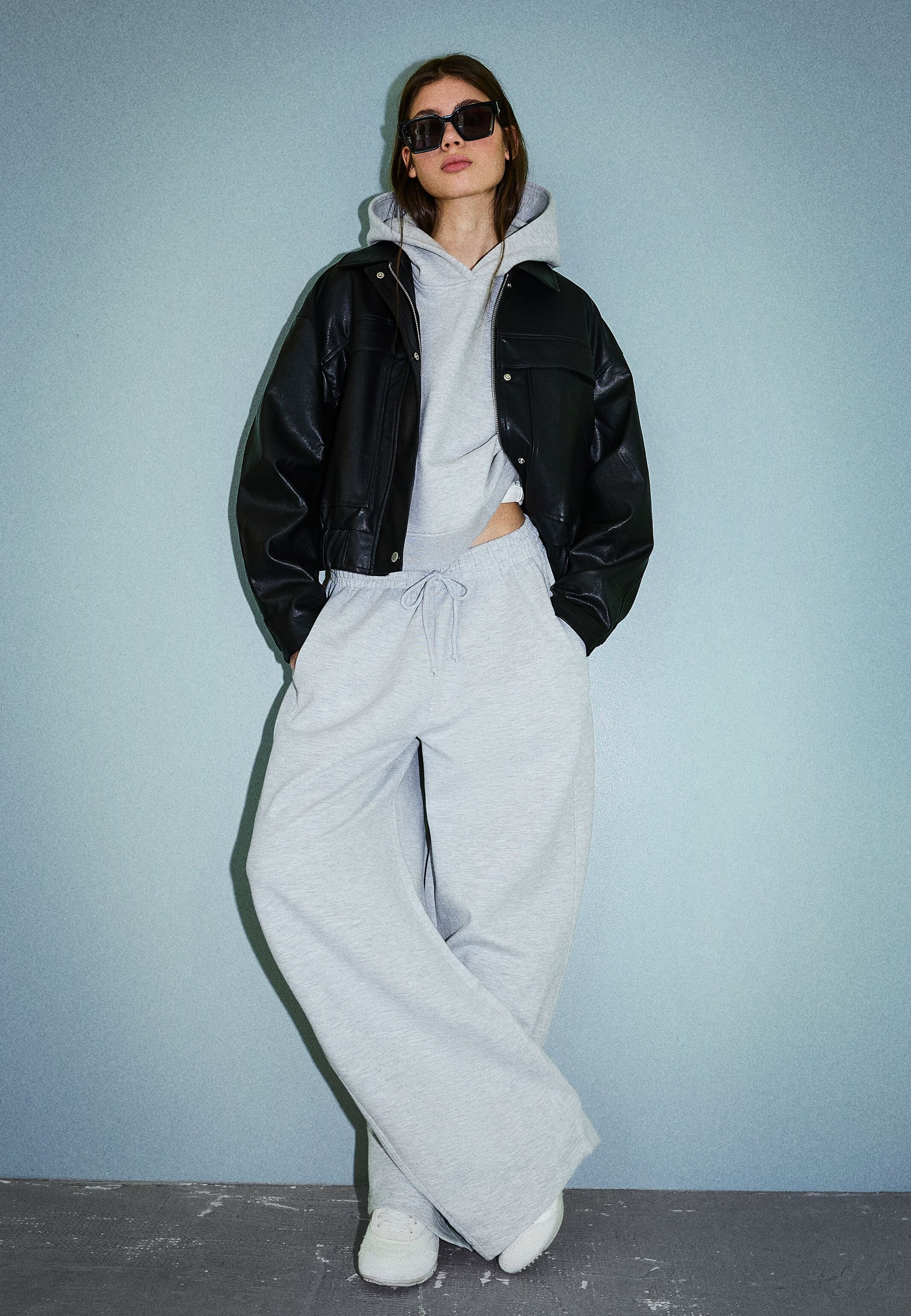 【BERSHKA】PLUSH BARREL ベルシュカ バギースウェット Bershka PLUSH BARREL - Tracksuit bottoms - black - Zalando