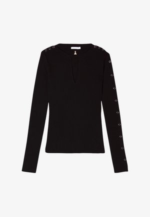 Maglietta nera a maniche lunghe con texture a coste, scollatura a chiave e dettagli in hardware argento sulle spalle e sui polsini.