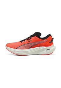 DEVIATE NITRO™ 3  - Maanteejooksu jalatsid - glowing red black