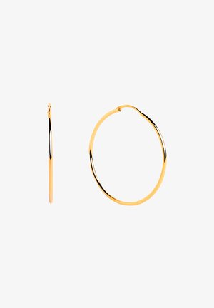 Goldfarbene Creolen mit einer glatten, runden Form. Dünnes, elegantes Design mit polierter Oberfläche und ohne sichtbare Verzierungen.