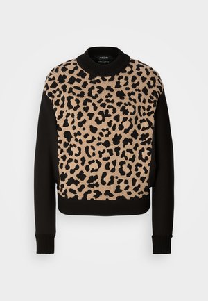 Pulover s uzorkom leoparda u bež i crnoj boji, rebrasti rubovi, okrugli izrez i duži rukavi od kontrastnog crnog materijala.