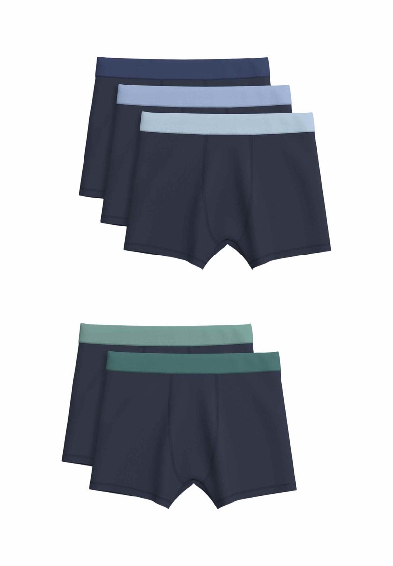 Ett paket med sex boxers i marinblå och blå nyanser. Med elastiska midjeband i kontrasterande färger. Mjuk, stretchy tyg med en figurnära passform.