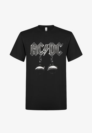 Schwarzes Baumwoll-T-Shirt mit einem metallisch-silbernen AC/DC-Logo, das einen Blitz und zwei hängende Glocken auf der Vorderseite zeigt.
