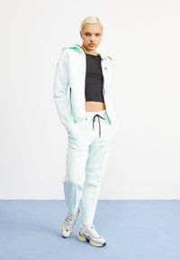 Nike Sportswear Camisola com fecho - barely green black