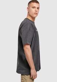 Merchcode HOPE HEAVY OVERSIZE - T-shirts print - charcoal