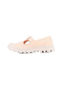 Scarpa slip-on in tela pesca con un design a ritaglio, suola in gomma beige con grip testurizzato e dettagli cuciti lungo i bordi.