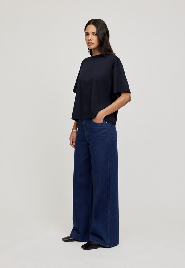 KYLA - Basic T-shirt - dunkle marine3